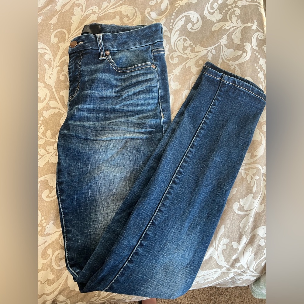Classic Skinny Buckle Jeans in a size 27x32